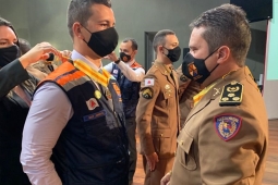 Bombeiros são homenageados em solenidade da Defesa Civil Estadual