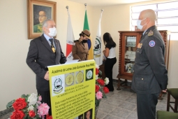 CBMMG recebe bela homenagem com a medalha "Acadêmico Saul Alves Martins"