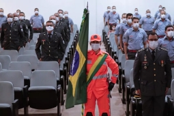 Bombeiros militares são condecorados em solenidade promovida pelo 4° COB e 7° BBM