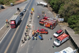 Bombeiros de Montes Claros participam de simulado de vazamento de combustível