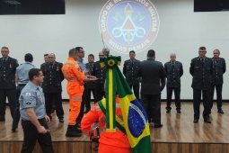 2º COB e 5º BBM realizam solenidade de entrega de Medalhas de Mérito Militar