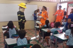 7º Pelotão em Timóteo promove treinamento de combate a incêndio