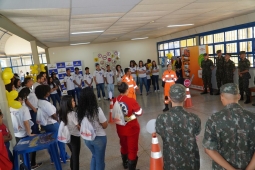Bombeiros de Uberaba participam de ação no Maio Amarelo