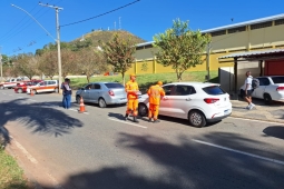 Bombeiros de São Lourenço participam de blitz educativa