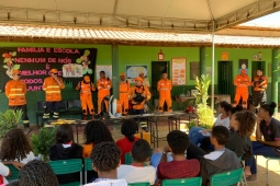 CBMMG realiza palestra educativa sobre os incêndios em vegetação em Bonito de Minas