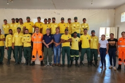 Bombeiros treinam brigadistas que atuam em reserva indígena